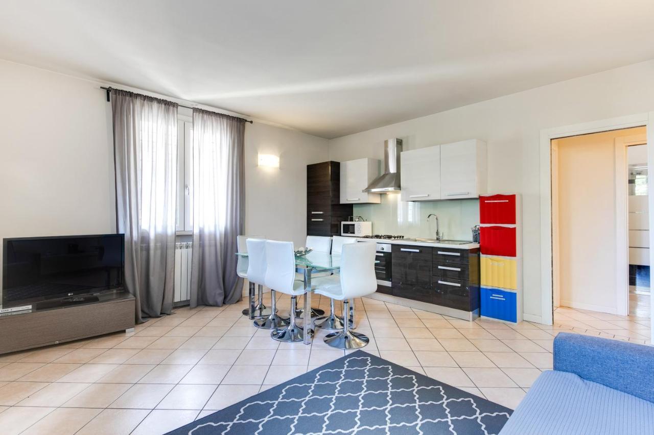 Casa Bonotto Apartment เดเซนซาโนเดลการ์ดา ภายนอก รูปภาพ