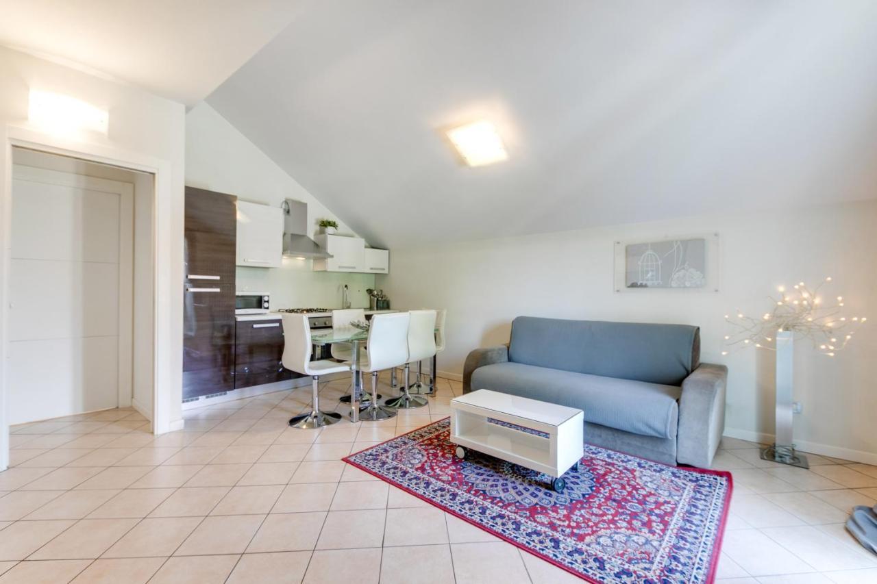 Casa Bonotto Apartment เดเซนซาโนเดลการ์ดา ภายนอก รูปภาพ