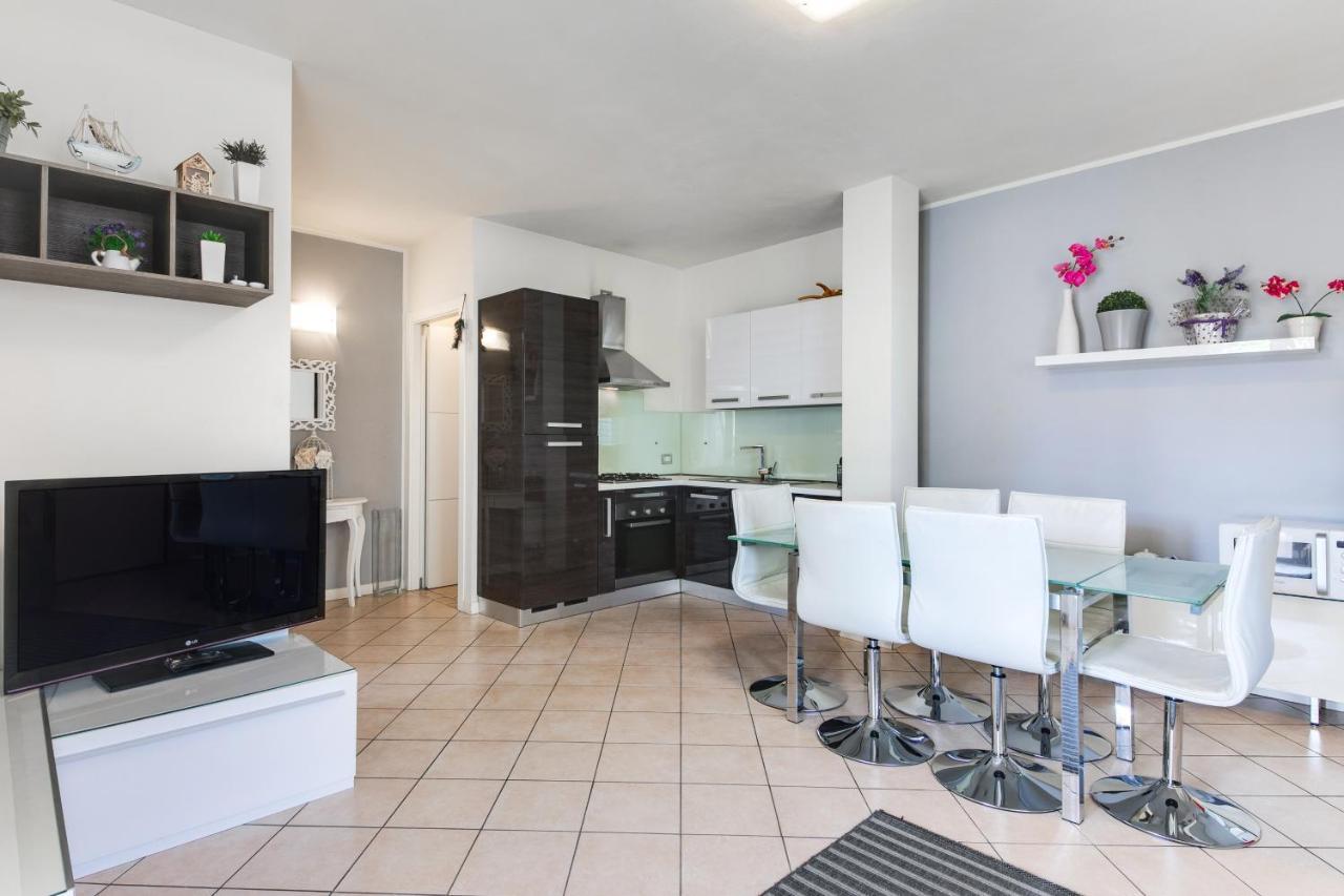Casa Bonotto Apartment เดเซนซาโนเดลการ์ดา ภายนอก รูปภาพ