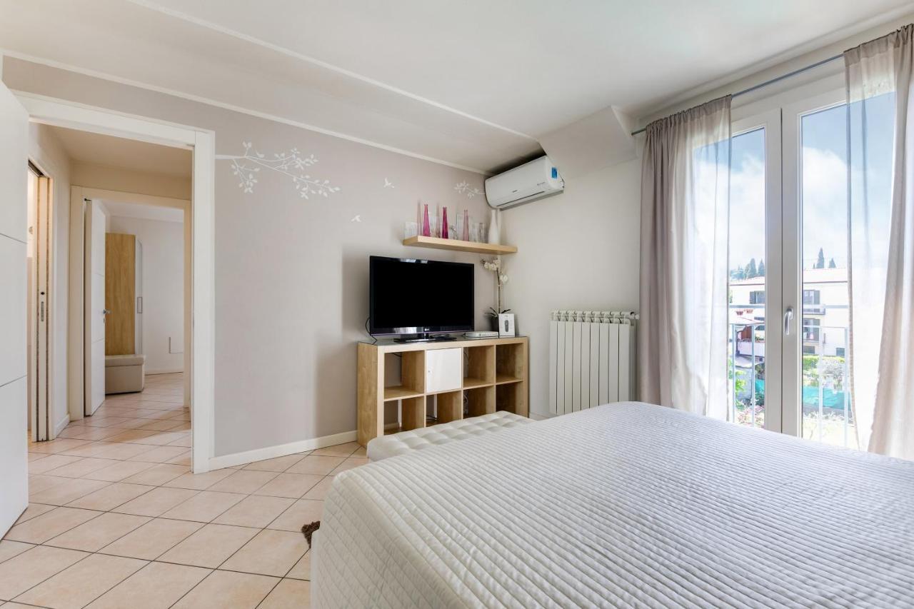 Casa Bonotto Apartment เดเซนซาโนเดลการ์ดา ภายนอก รูปภาพ