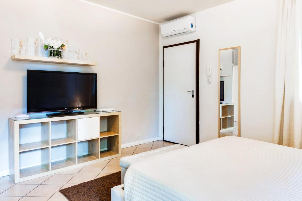 Casa Bonotto Apartment เดเซนซาโนเดลการ์ดา ภายนอก รูปภาพ