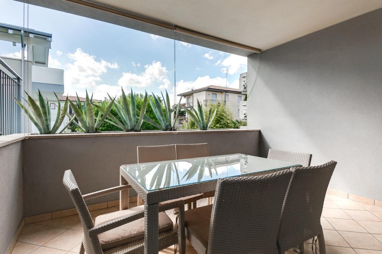 Casa Bonotto Apartment เดเซนซาโนเดลการ์ดา ภายนอก รูปภาพ